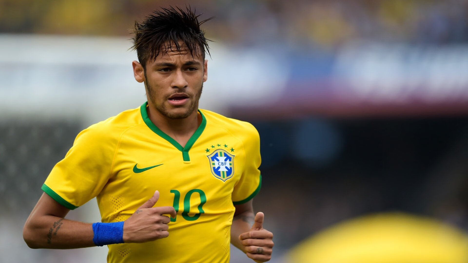 九游娱乐官网 (jiuyou)-梅西首秀即助攻，巴黎豪夺连胜，梅西首秀引全场躁动 巴黎4连胜登顶